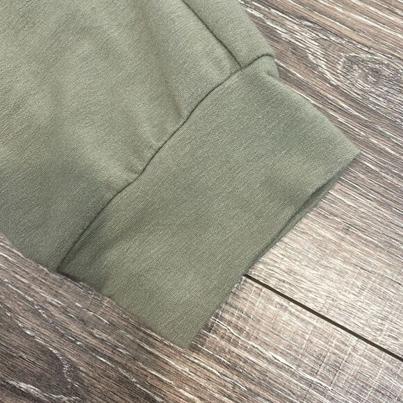 Army Green light weight joggers with pockets
Size large - Picture 5 of 8